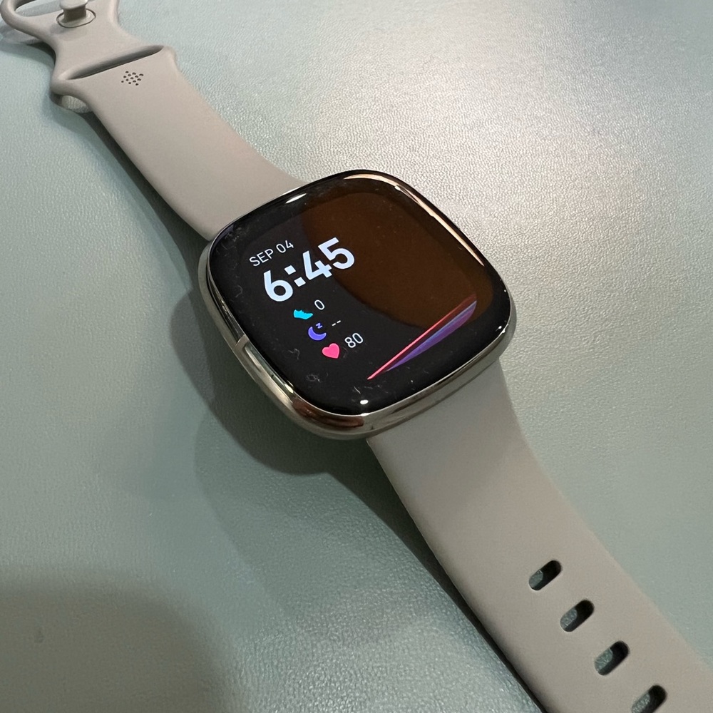 Fitbit Sense - grey band, in box